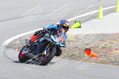 media/Mar-04-2023-TrackXperience (Sat) [[f3a86947c9]]/Group 3/session 1 turn 6/
